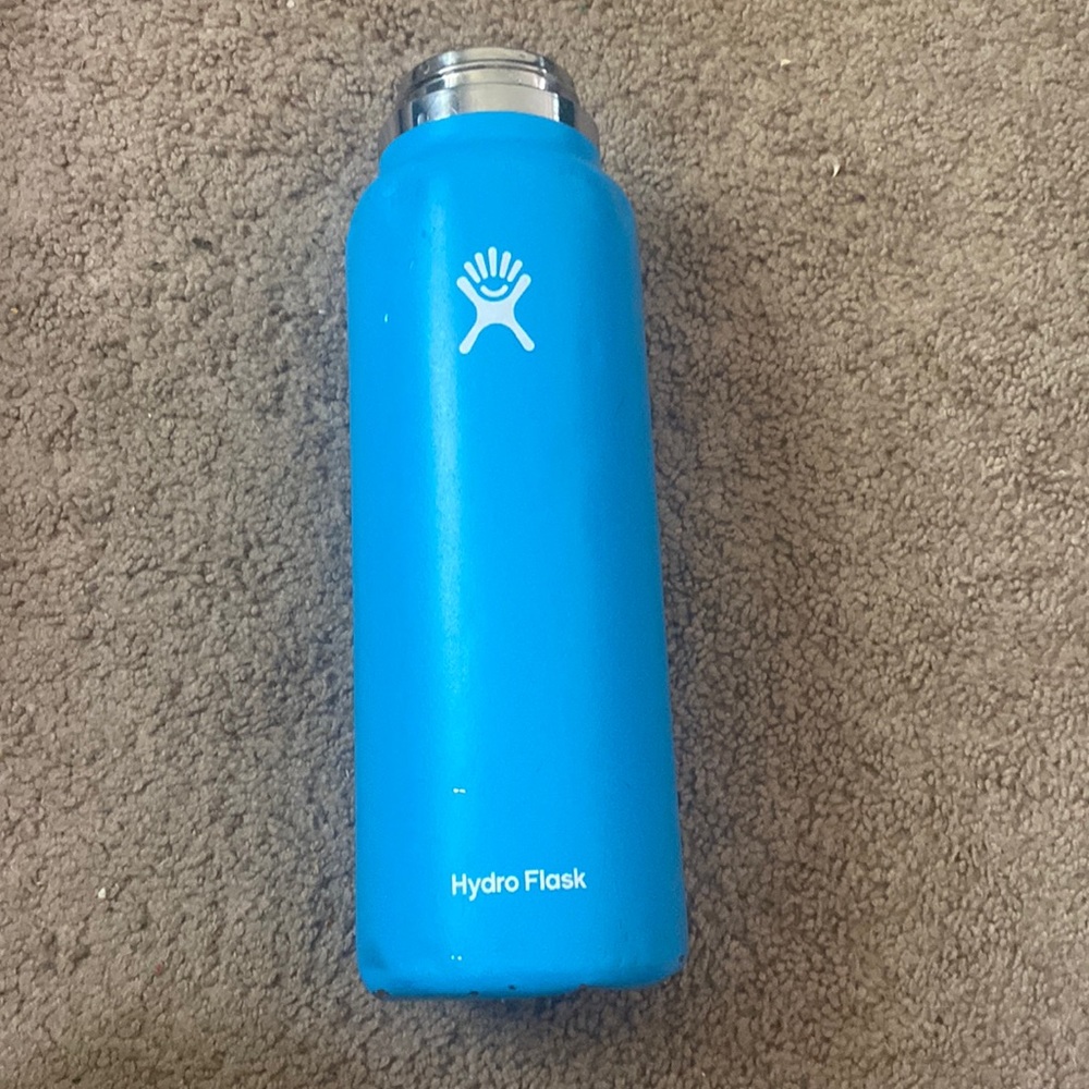 40 oz bright blue hydroflask